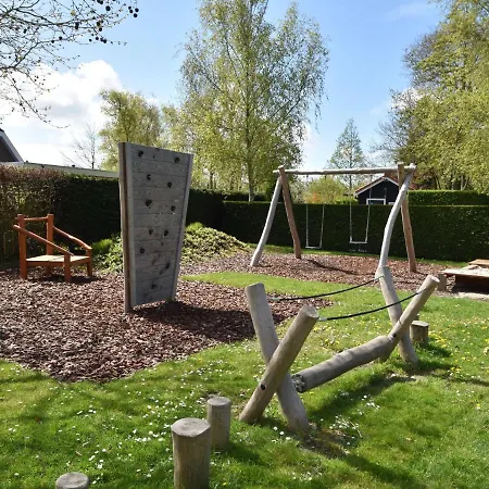 Cozy Chalet For 5p With Garden In A Lovely Area Near *