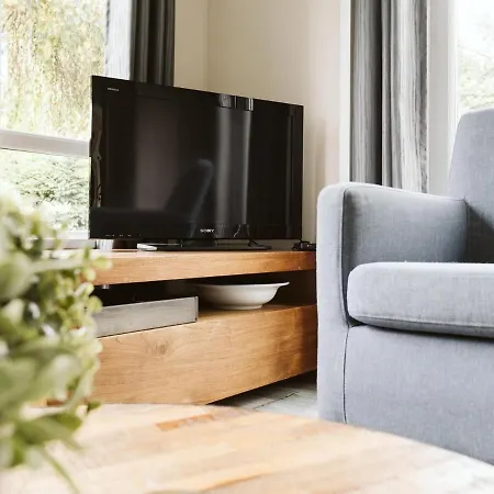 Chalet Cozy Chalet For 5p With Garden In A Lovely Area Near Goedereede